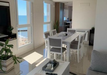 Semipiso de  3 amb . con cochera de categoria, con vista al mar. Edificio Cronos XVII