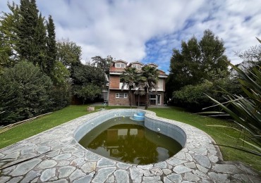 Venta Chalet  5 amb. con piscina y parque - El Grosellar - USD 190.000