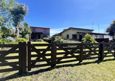 Venta en block - Dos cabañas a metros del mar en Acantilados