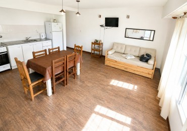 Alquiler Camet Norte 24 meses casa 2 amb. con parque