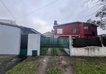 OPORTUNIDAD Lote en esquina con dos viviendas independientes | Apto credito